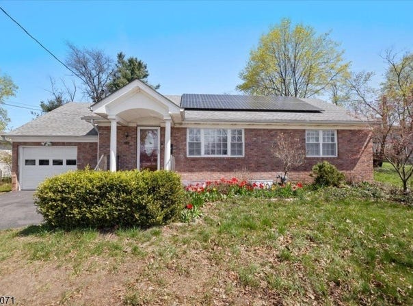 35 E Ridgewood Ave, Paramus Boro, NJ 07652-3603