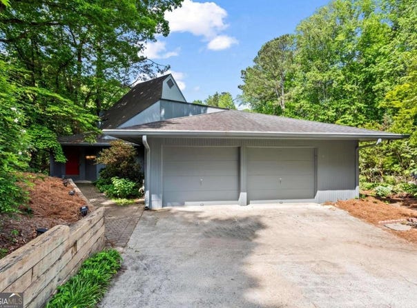 3863 Dundee, Roswell, GA 30075