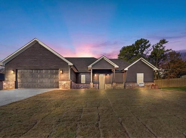 20047 County Road, Troup, TX 75789