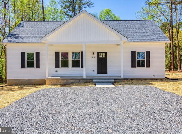 2858 NORTH INDEPENDENCE, MONTROSS, VA 22520