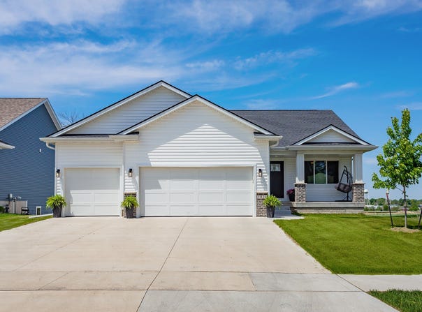 1824 Crabapple Lane, Granger, IA 50109