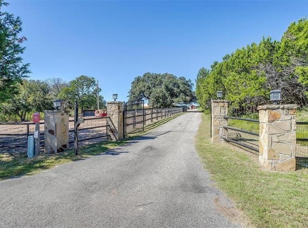 2061 County Road 302, Glen Rose, TX 76043