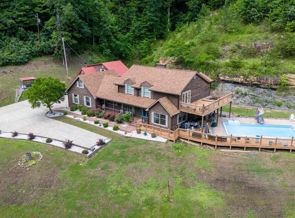 357 Fred's Fork, Prestonsburg, KY 41653
