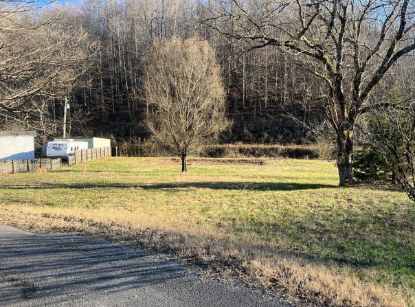 1988 Smiths Grove Rd., Burkesville, KY 42717