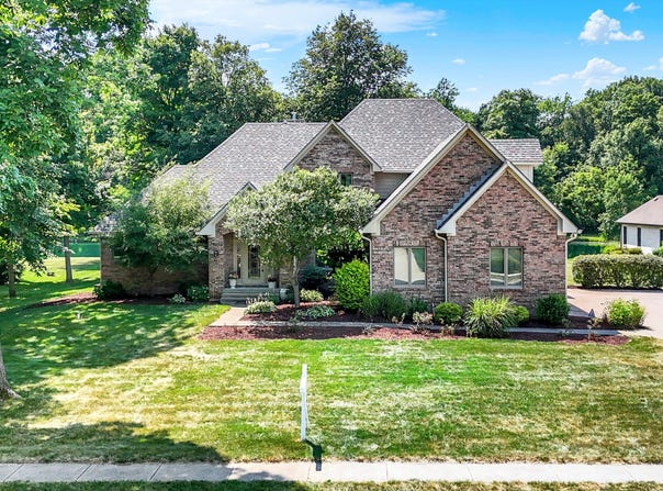 1344 S Fox Paw Drive, New Palestine, IN 46163