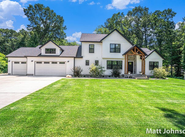 2771 Deer Run Road, Muskegon, MI 49445
