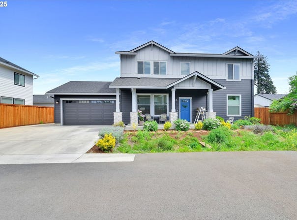 1723 DOTIE DR, Springfield, OR 97477