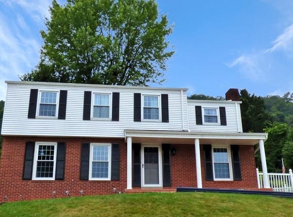 18 Barrows Road, Wheeling, WV 26003