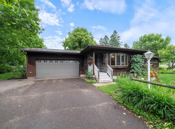 703 Jasper St, Cloquet, MN 55720