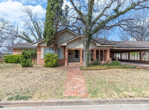 710 W Dale Street, Winters, TX 79567