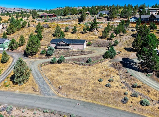 111 VALLEY VIEW DR, John Day, OR 97845