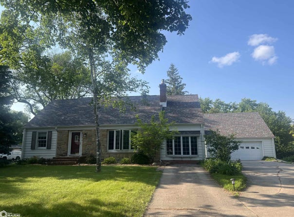 211 5th Ave. N., Humboldt, IA 50548