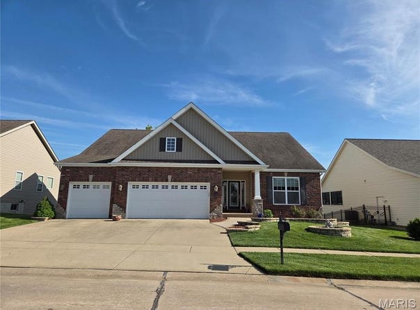 308 Pointe Loma Boulevard, Lake St Louis, MO 63367