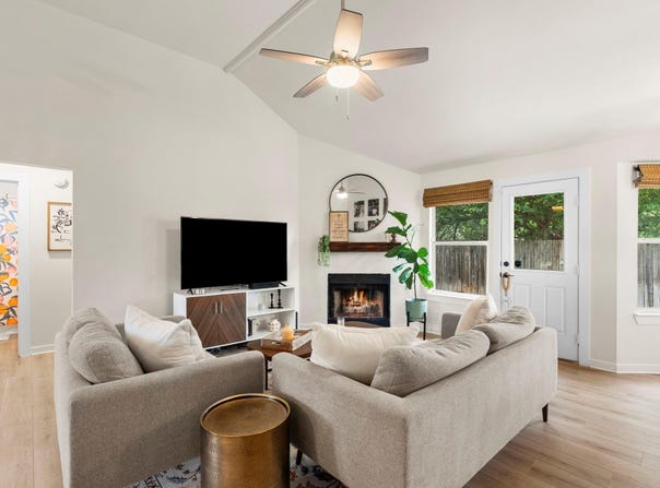 215 Crystal Knoll BLVD, Georgetown, TX 78626
