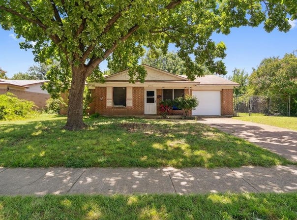 2911 Dupree Street, Irving, TX 75062