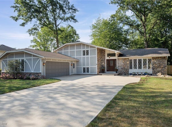 27642 Whitehill Circle, Westlake, OH 44145