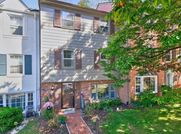 15 GEORGETOWN GREEN, CHARLOTTESVILLE, VA 22901