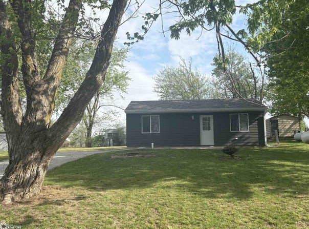 5253 5TH Street, Melrose, IA 52569