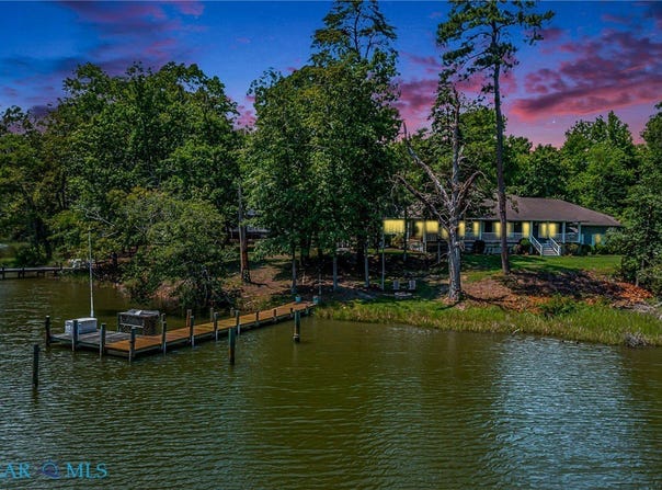 1060 Ocran Road, White Stone, VA 22578
