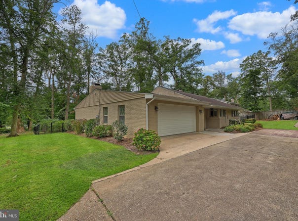 7400 BRADDOCK ROAD, ANNANDALE, VA 22003