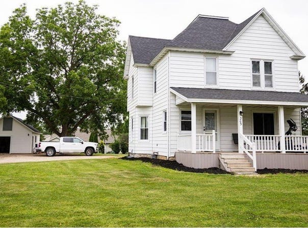 305 2nd Avenue SE, Plainview, MN 55964