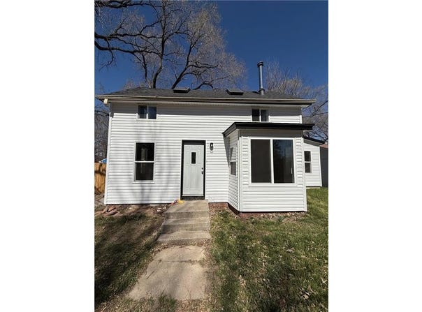 321 Maiden Lane, Lawrence, KS 66044