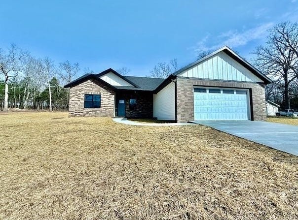 103 Remington Circle, Houston, MO 65483