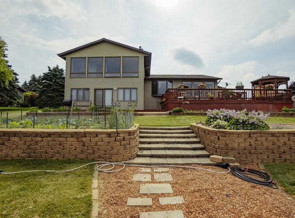 N6750 HILLTOP Drive, FOND DU LAC, WI 54937