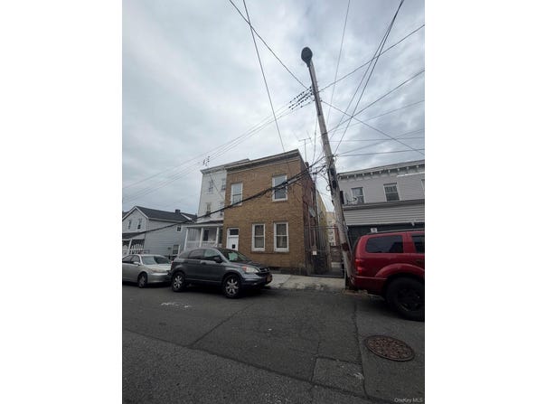 4 Ritters Lane, Yonkers, NY 10703