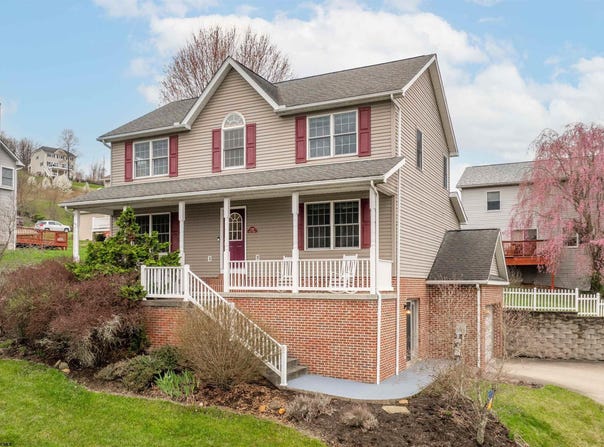1233 Chase Street, Morgantown, WV 26508