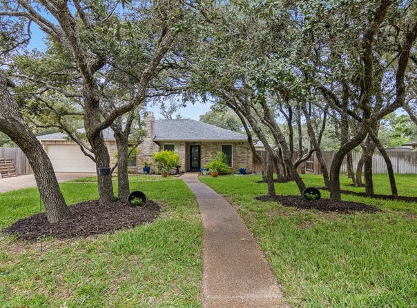 203 Highlands Dr, ROCKPORT, TX 78382