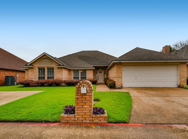 5930 River Bend Drive, Benbrook, TX 76132