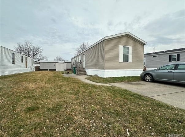 37789 Joplin Dr, Clinton Twp, MI 48036
