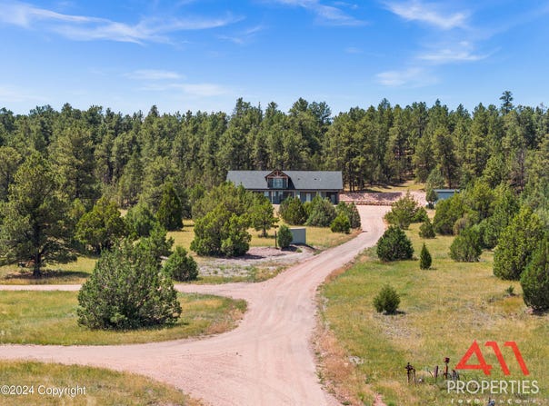 104 Holly Ave -, Moorcroft, WY 82721