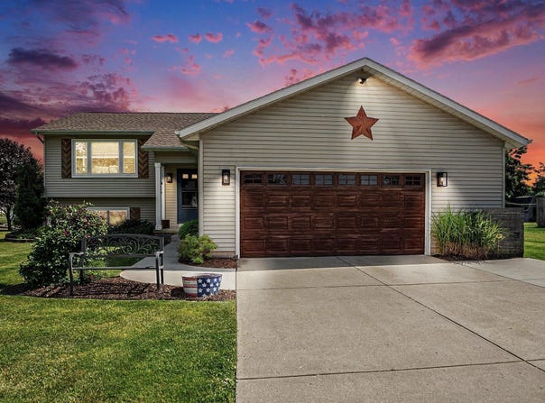 4104 Jeanola Street NW, Grand Rapids, MI 49544