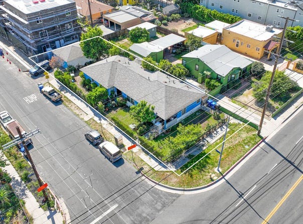 11202 Oxnard St, North Hollywood, CA 91606