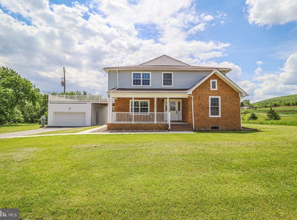 1111 S MOUNTAIN ROAD, DILLSBURG, PA 17019