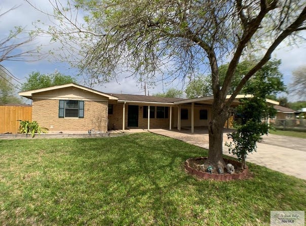 145 DRAPER DR., BROWNSVILLE, TX 78521