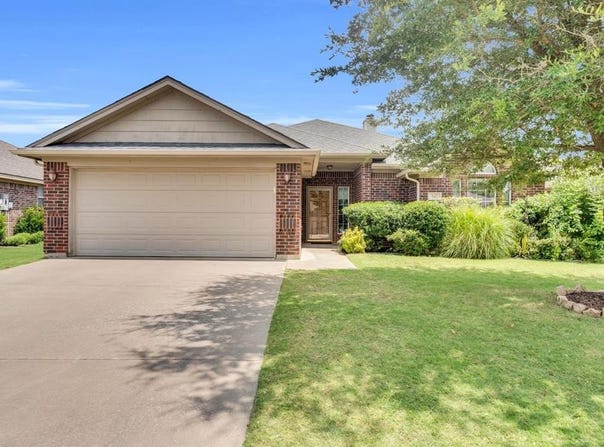 947 Winepress Road, Burleson, TX 76028