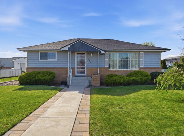 128 N Wehe Ave, Pasco, WA 99301