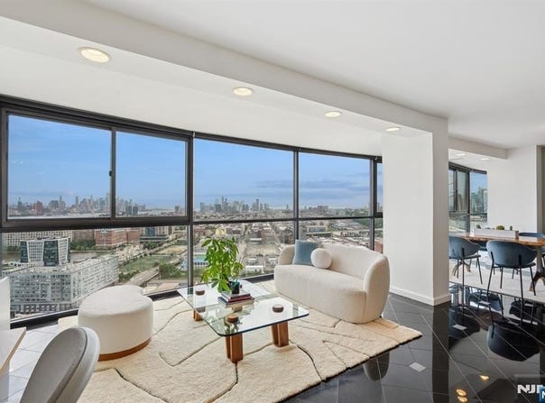 380 Mountain 1012, Union City, NJ 07087