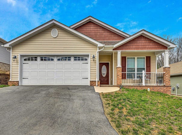 1252 Trafalgar DR, Roanoke, VA 24019
