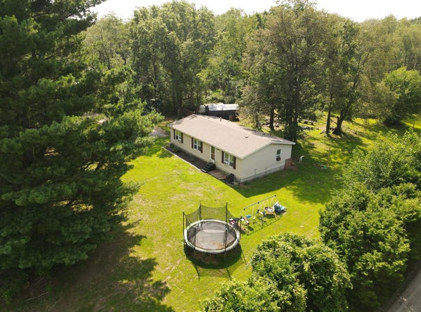 293 E 1350 N, Wheatfield, IN 46392