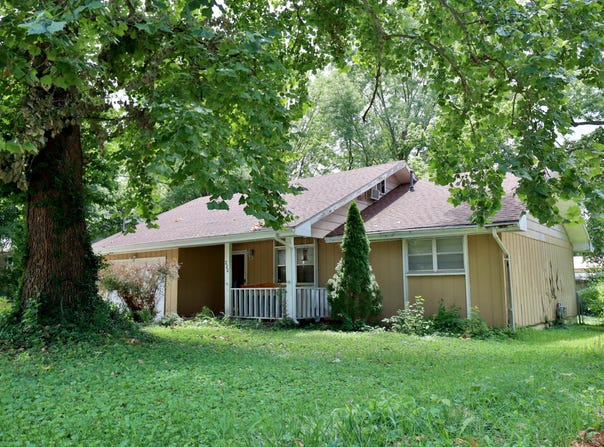 220 E Berkeley Street, Springfield, MO 65807