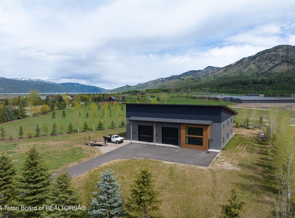 47 VILLAGE Lane, Alpine, WY 83128