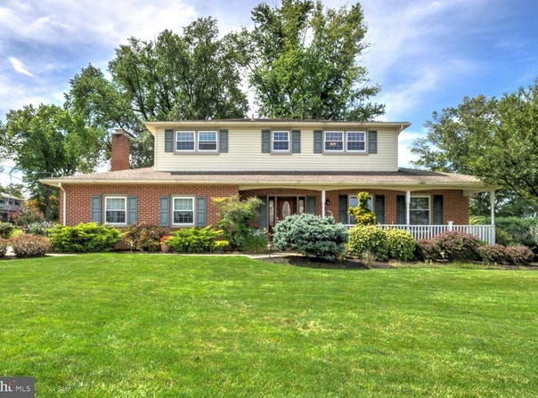 1920 ANDOVER Drive, DOVER, PA 17315