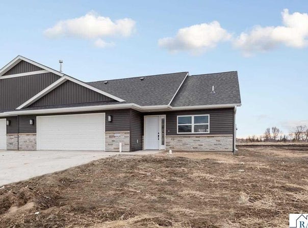 202 E Connie Lane, Eagle Lake, MN 56024