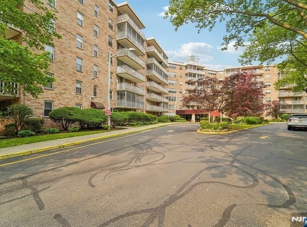 530 Valley Road, Montclair, NJ 07043