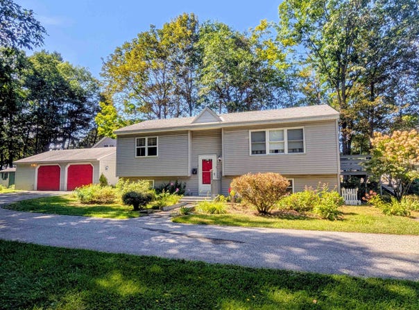 33 Chestnut Street, Claremont, NH 03743