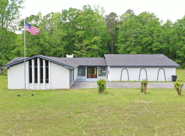 133 Magnolia Rd, Laurel, MS 39443